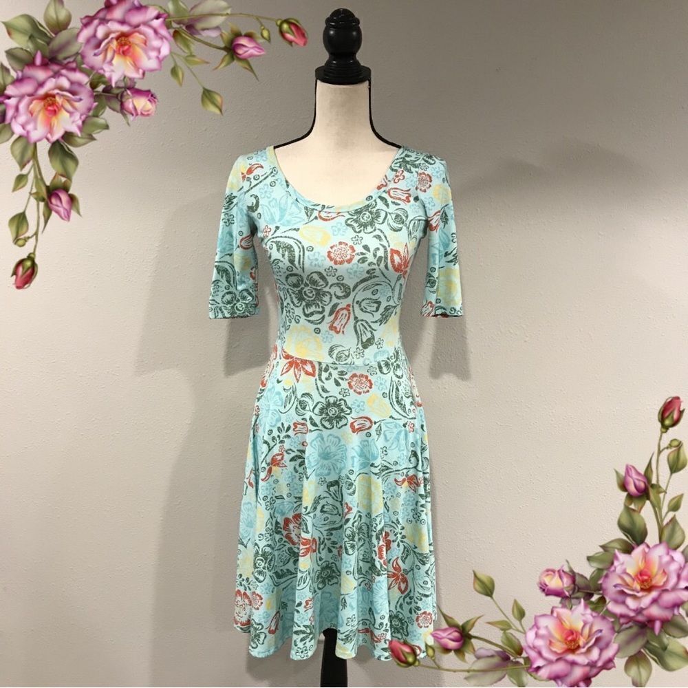 LuLaRoe Nicole pink short sleeve floral dress